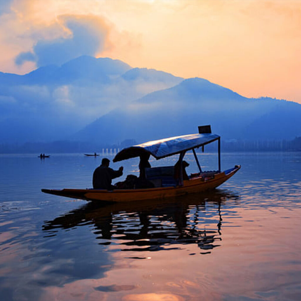 KASHMIR TRIP PACKAGE BY WAYANAD BACKPACKERS